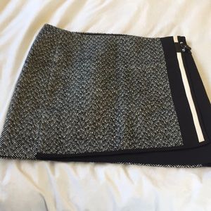 WHITE HOUSE BLACK MARKET black and white skirt